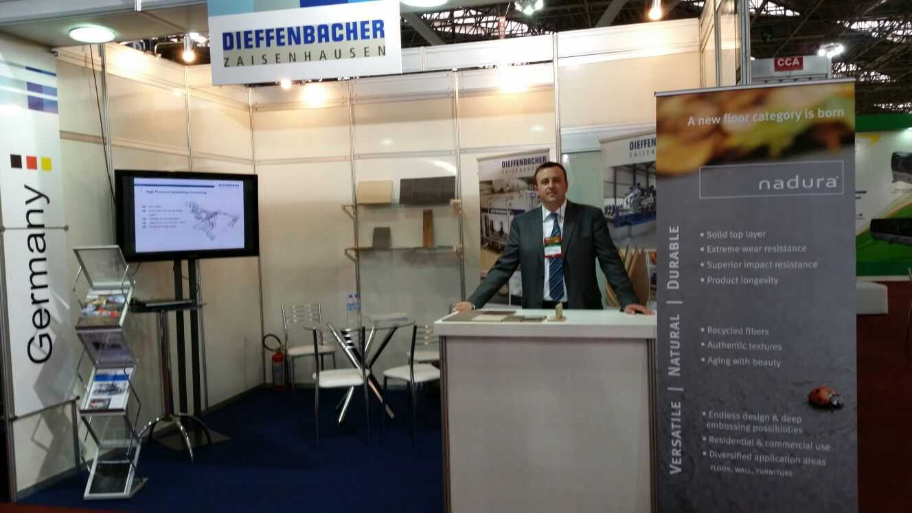 Bernd Mozer auf einer Fachmesse in São Paulo, Brasilien